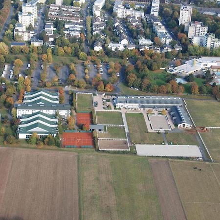 ホテル Sportpark バートナウハイム エクステリア 写真